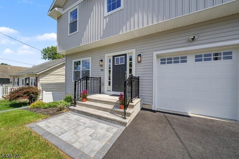 Property listing MLS 4048791 photo 3