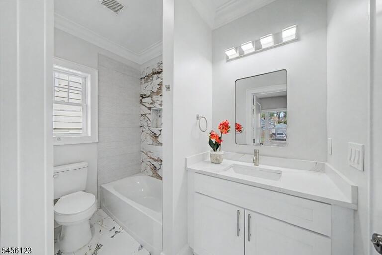 Property listing MLS 4048791 photo 6
