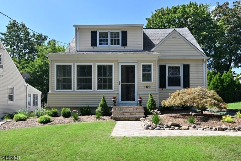 Property listing MLS 4048795 photo 1