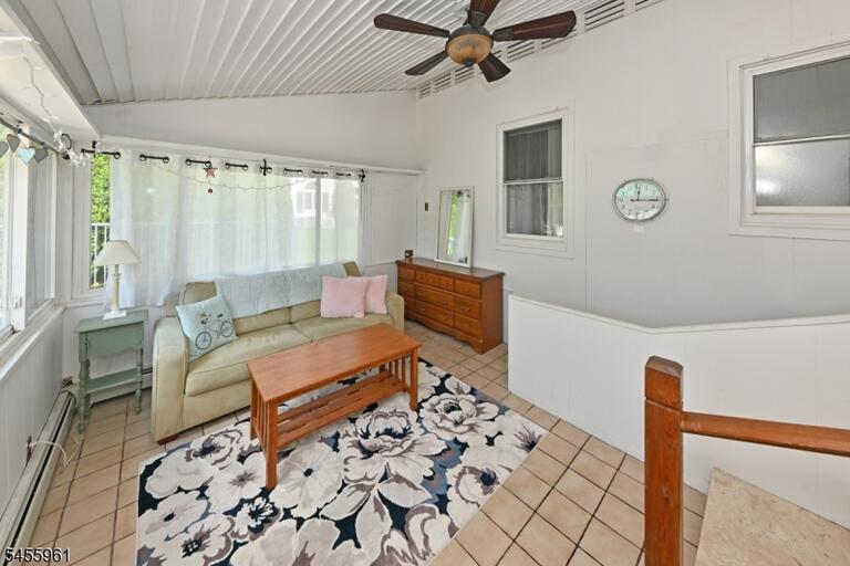 Property listing MLS 4048795 photo 17