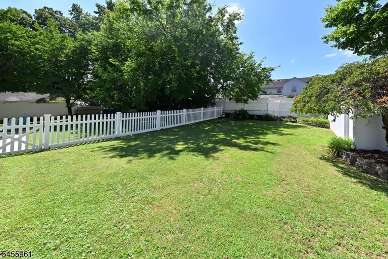 Property listing MLS 4048795 photo 22