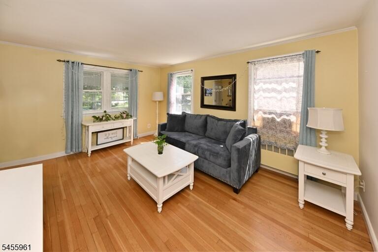 Property listing MLS 4048795 photo 5