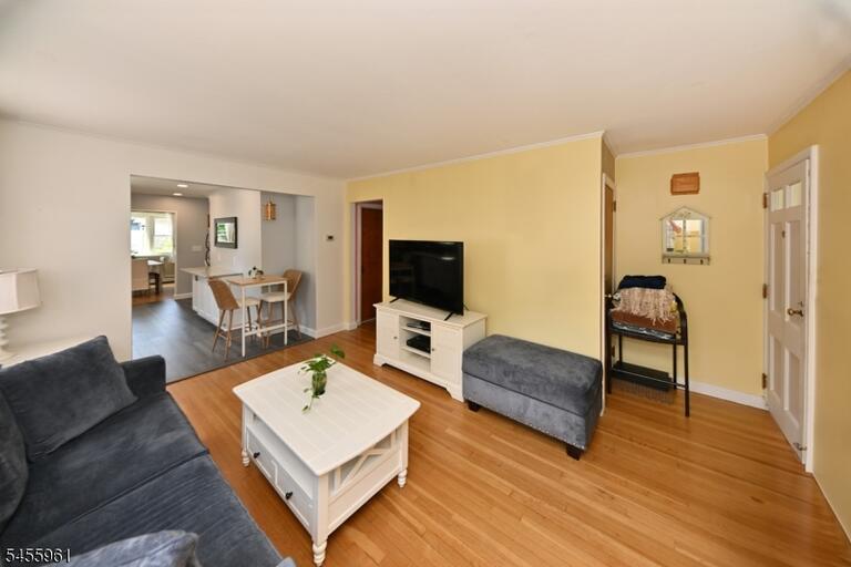 Property listing MLS 4048795 photo 7
