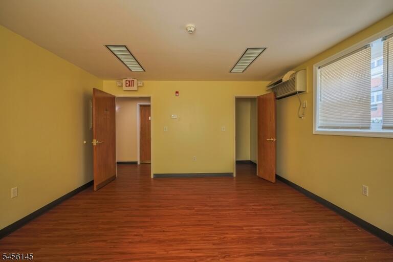 Property listing MLS 4048804 photo 5