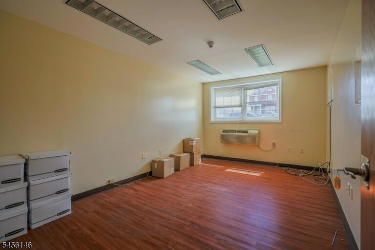 Property listing MLS 4048805 photo 3