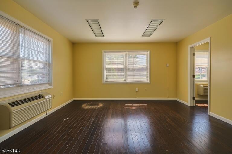 Property listing MLS 4048806 photo 4