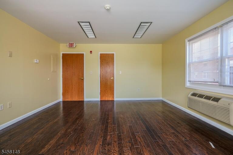 Property listing MLS 4048806 photo 5