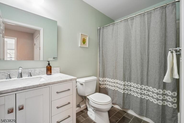 Property listing MLS 4048811 photo 18
