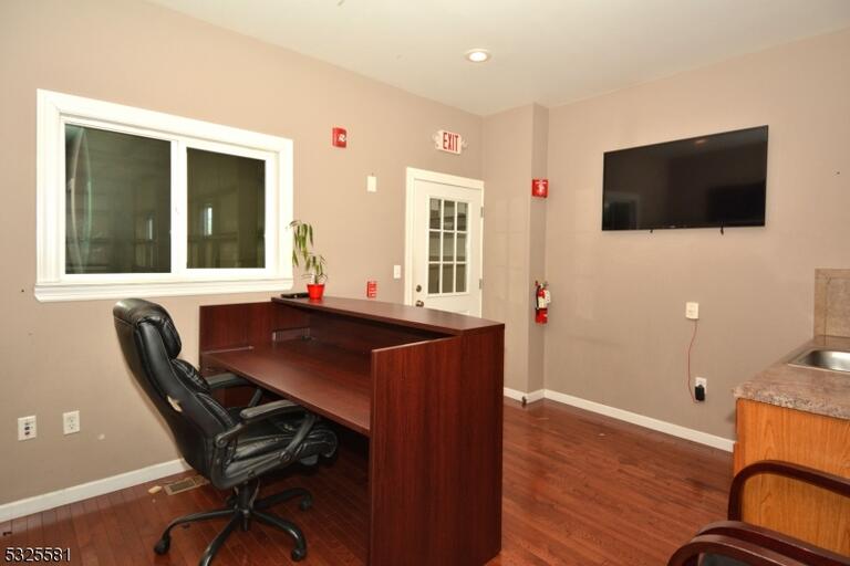 Property listing MLS 4048830 photo 17