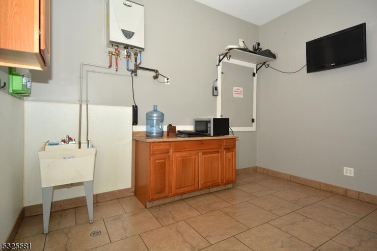 Property listing MLS 4048831 photo 14
