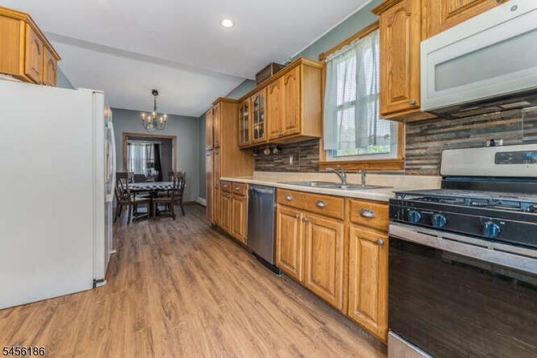 Property listing MLS 4048832 photo 10