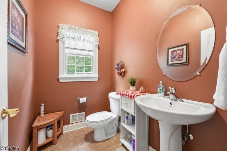 Property listing MLS 4048836 photo 12