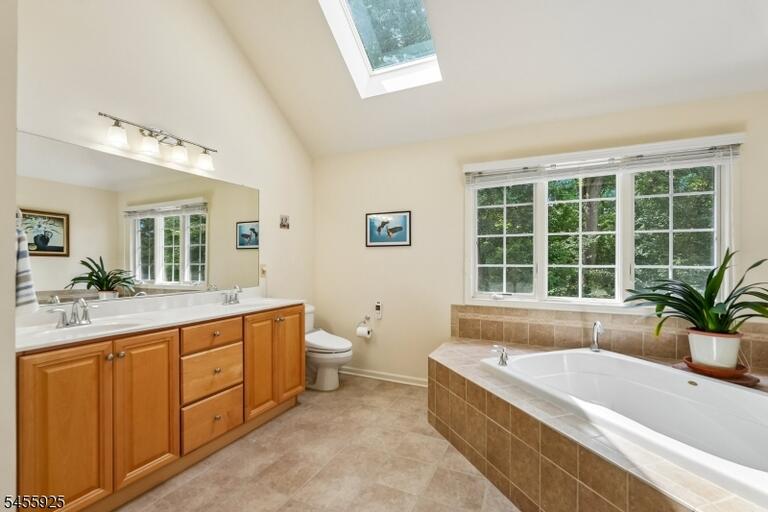 Property listing MLS 4048836 photo 19