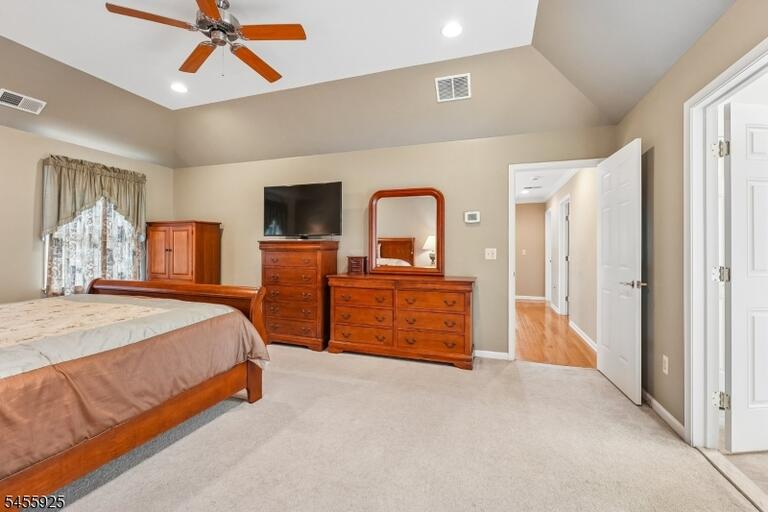 Property listing MLS 4048836 photo 22