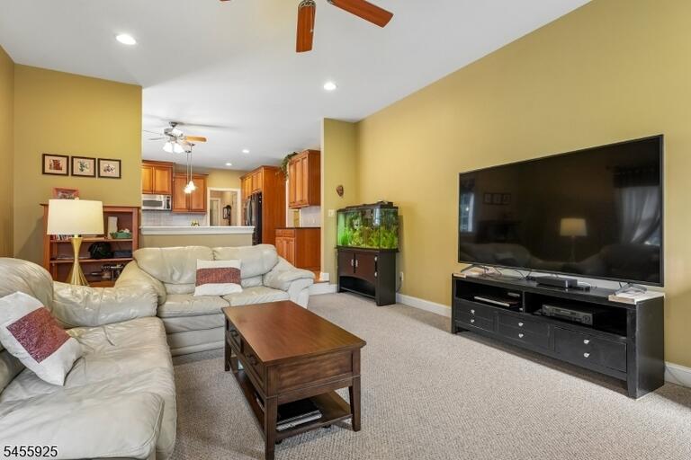 Property listing MLS 4048836 photo 8