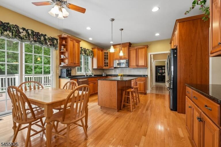 Property listing MLS 4048836 photo 9