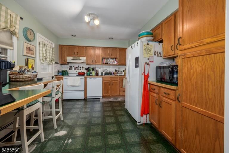 Property listing MLS 4048838 photo 10