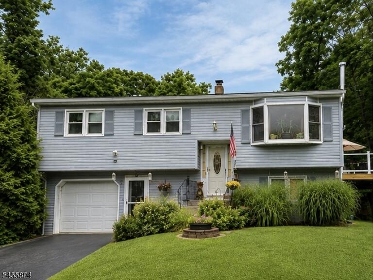 Property listing MLS 4048839 photo 1