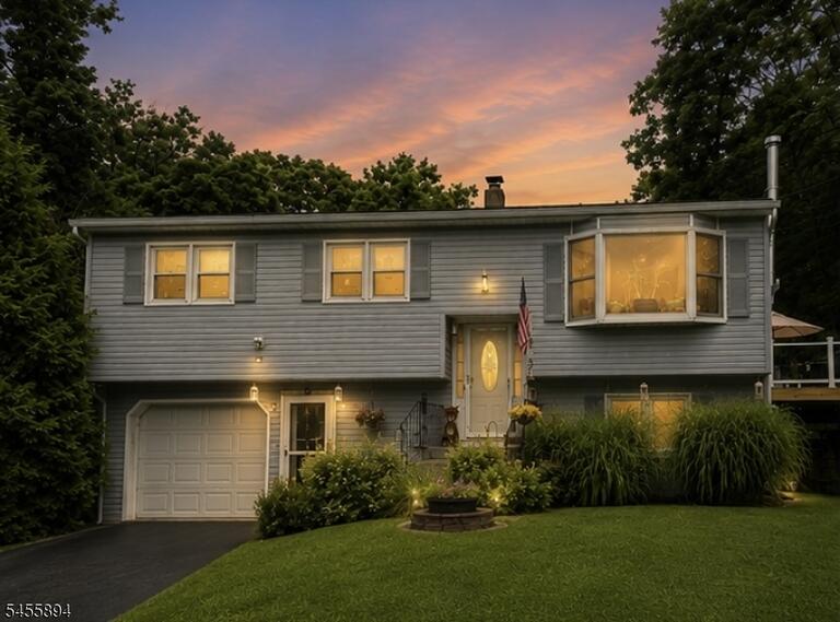 Property listing MLS 4048839 photo 2