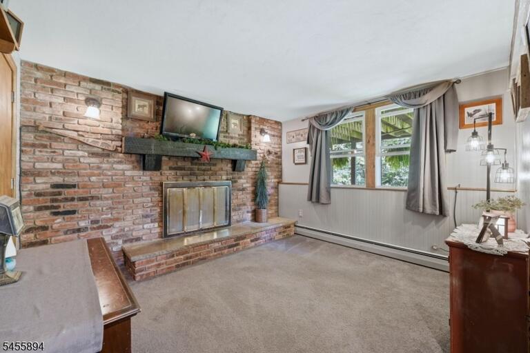 Property listing MLS 4048839 photo 23