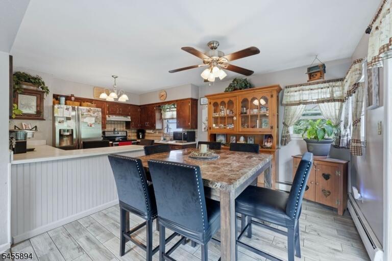Property listing MLS 4048839 photo 9