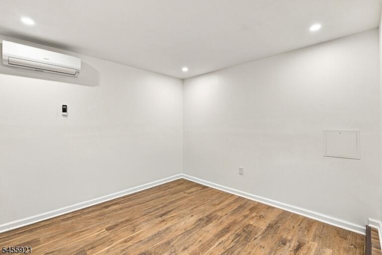 Property listing MLS 4048840 photo 18