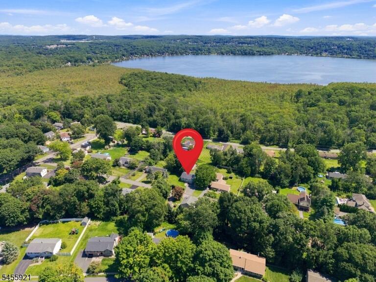 Property listing MLS 4048840 photo 24