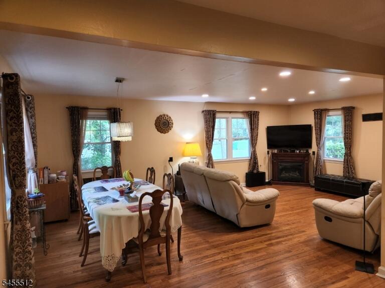 Property listing MLS 4048843 photo 8