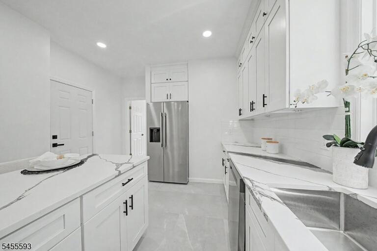 Property listing MLS 4048849 photo 13