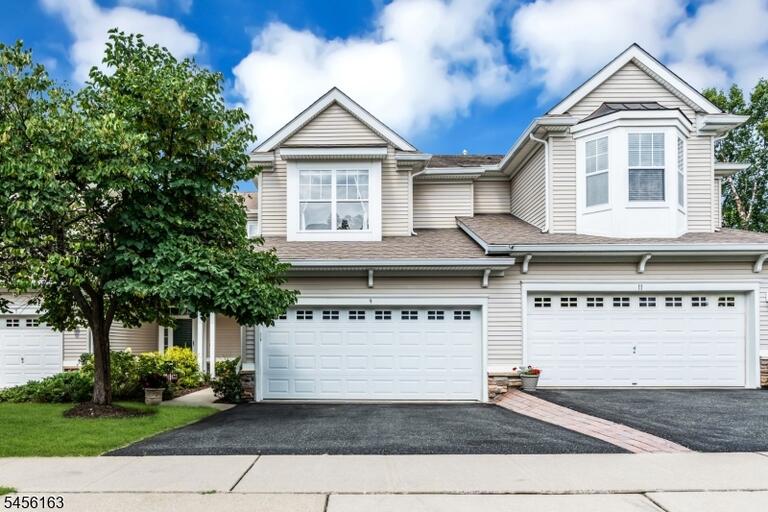 Property listing MLS 4048852 photo 1