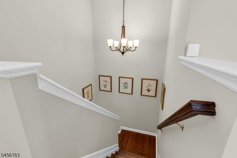 Property listing MLS 4048852 photo 17