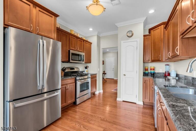 Property listing MLS 4048852 photo 8
