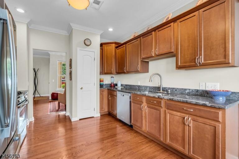 Property listing MLS 4048852 photo 9