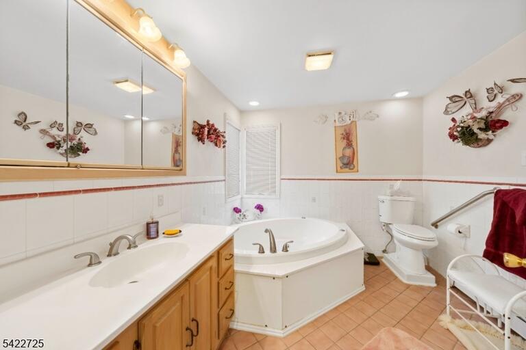 Property listing MLS 4048857 photo 22