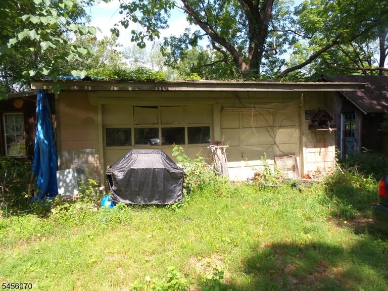 Property listing MLS 4048860 photo 2