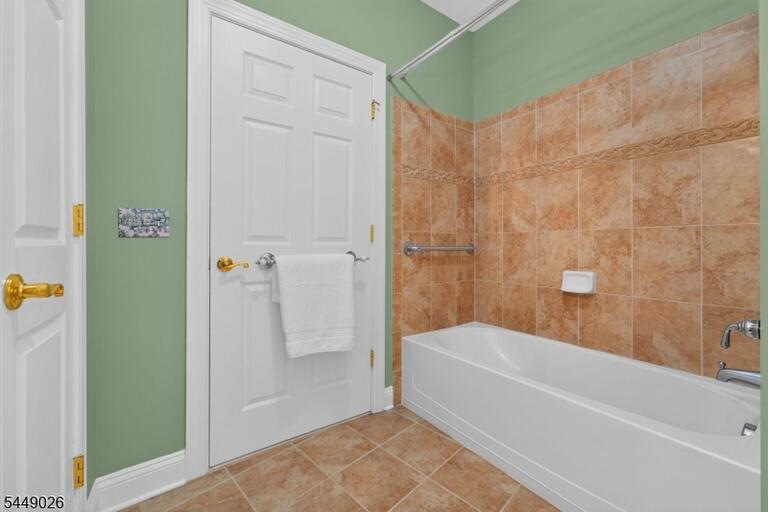 Property listing MLS 4048861 photo 18