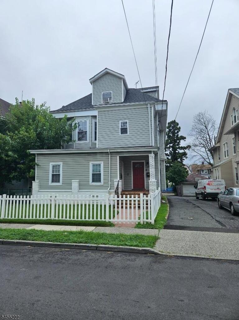 Property listing MLS 4048866 photo 1