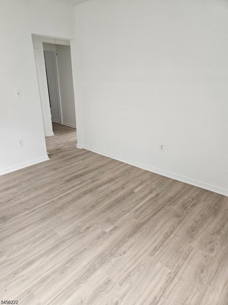 Property listing MLS 4048866 photo 7