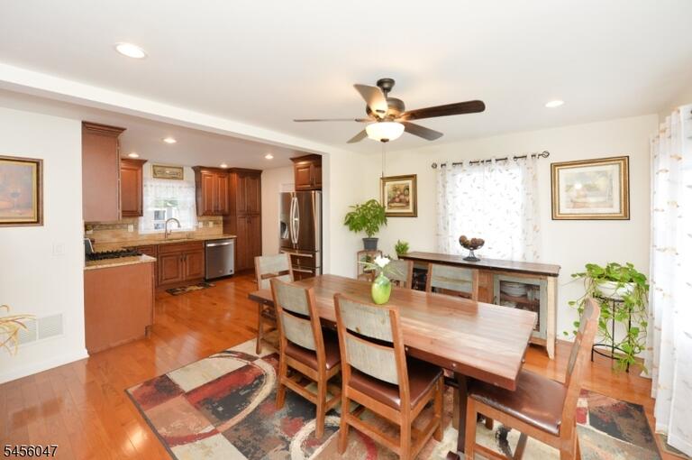 Property listing MLS 4048874 photo 5