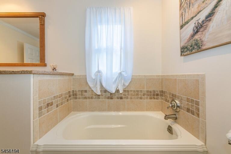 Property listing MLS 4048875 photo 28