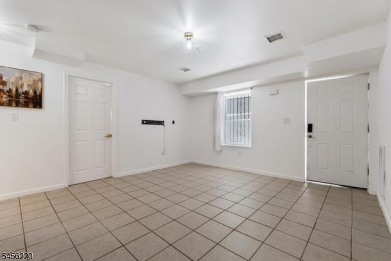 Property listing MLS 4048878 photo 10