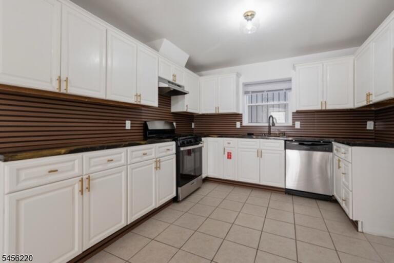 Property listing MLS 4048878 photo 16