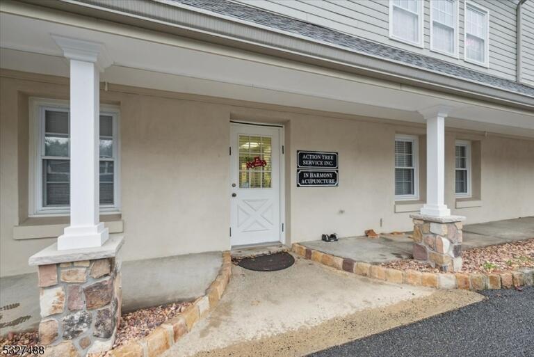 Property listing MLS 4048883 photo 13