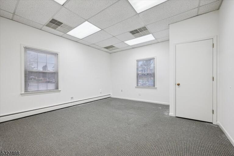 Property listing MLS 4048883 photo 7