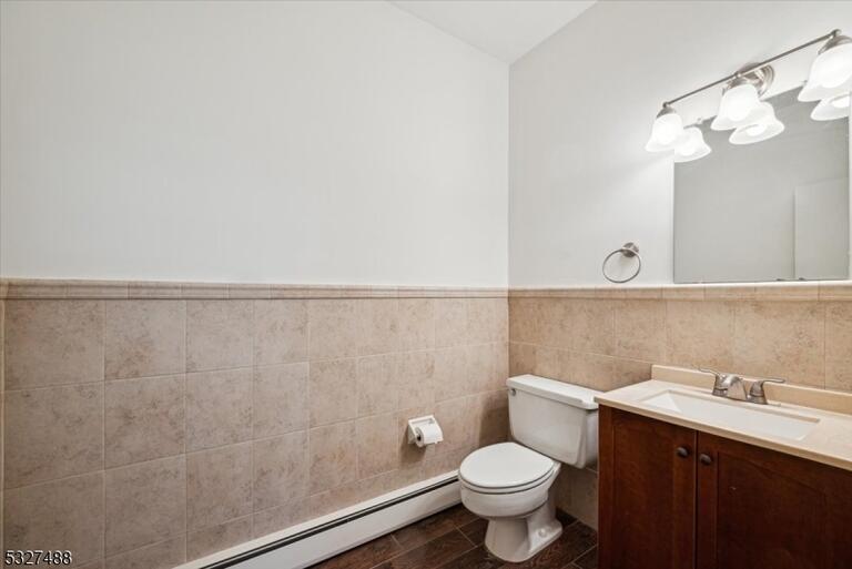 Property listing MLS 4048883 photo 9