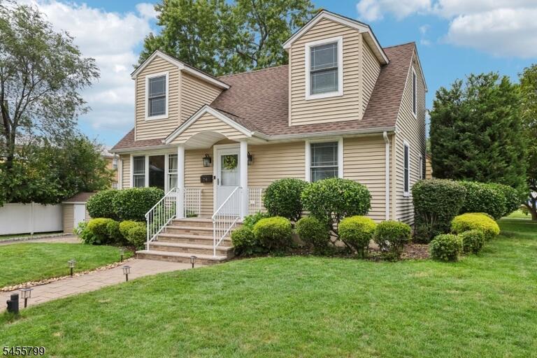 Property listing MLS 4048886 photo 2