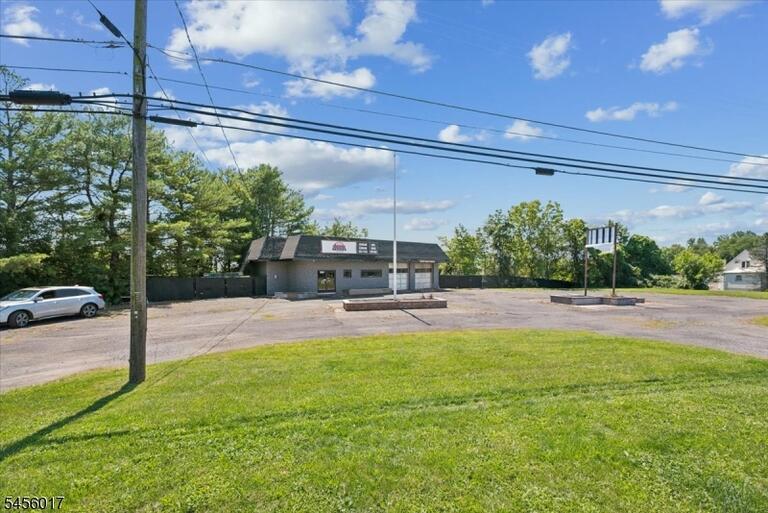 Property listing MLS 4048887 photo 5