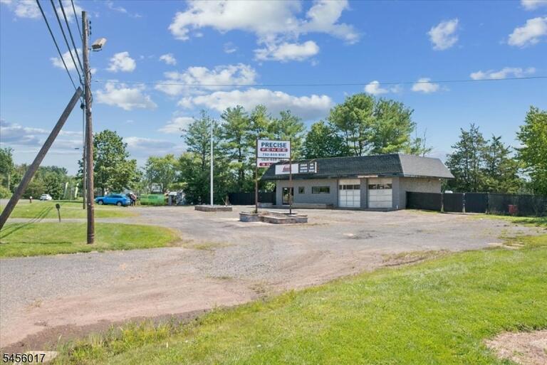 Property listing MLS 4048887 photo 6