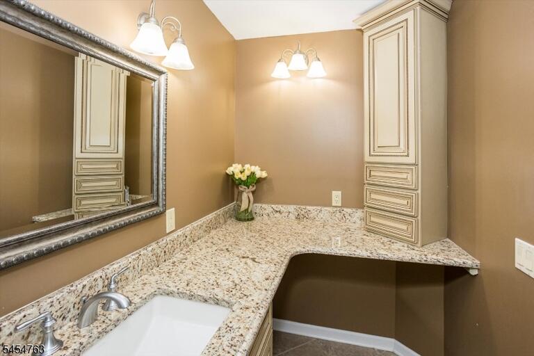 Property listing MLS 4048892 photo 18