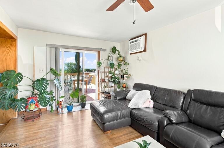 Property listing MLS 4048895 photo 14